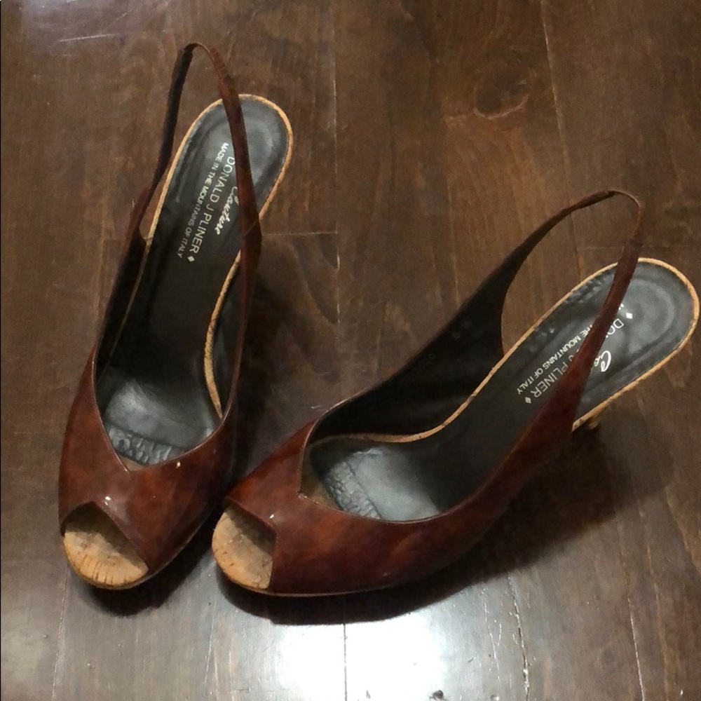 Donald Pliner patent peeptoe cork sandals. Size 8